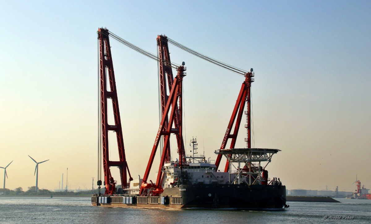 4000T Self-Propelled Crane Pontoon