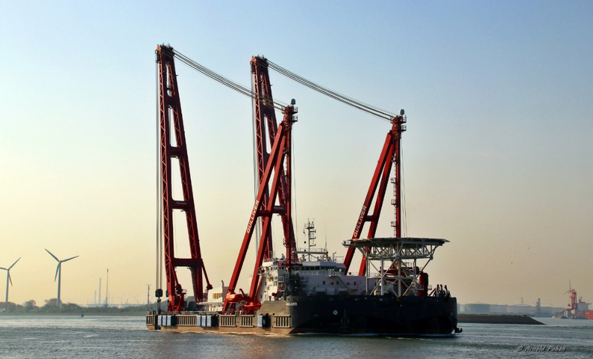 4000T Self-Propelled Crane Pontoon